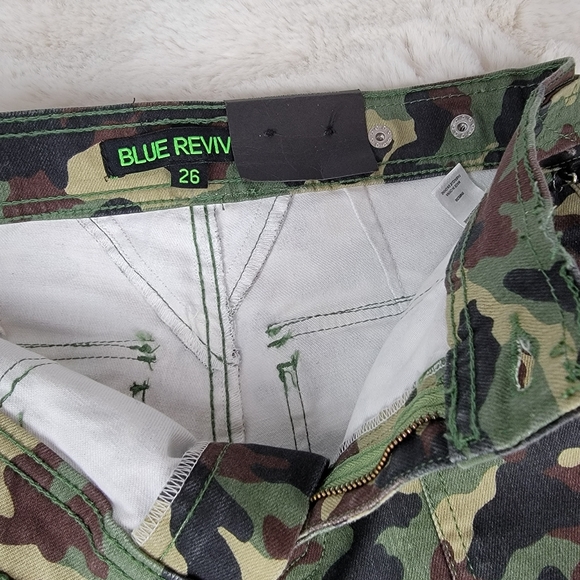 Blue Revival Teddy Cargo Skinny Ankle Camo pants - Picture 11 of 16